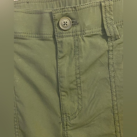 CHICO’S Convertible Poplin Cargo Crops size1.5 = M/10 - Picture 12 of 17